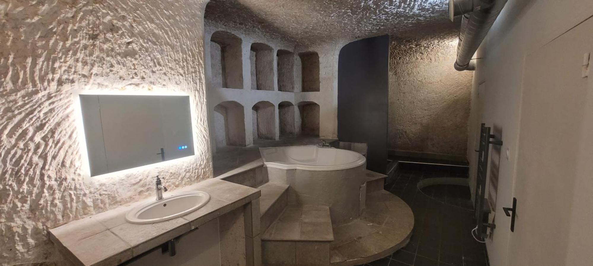 Troglodyte Baths Apartment Saint-Étienne-de-Chigny Exterior foto